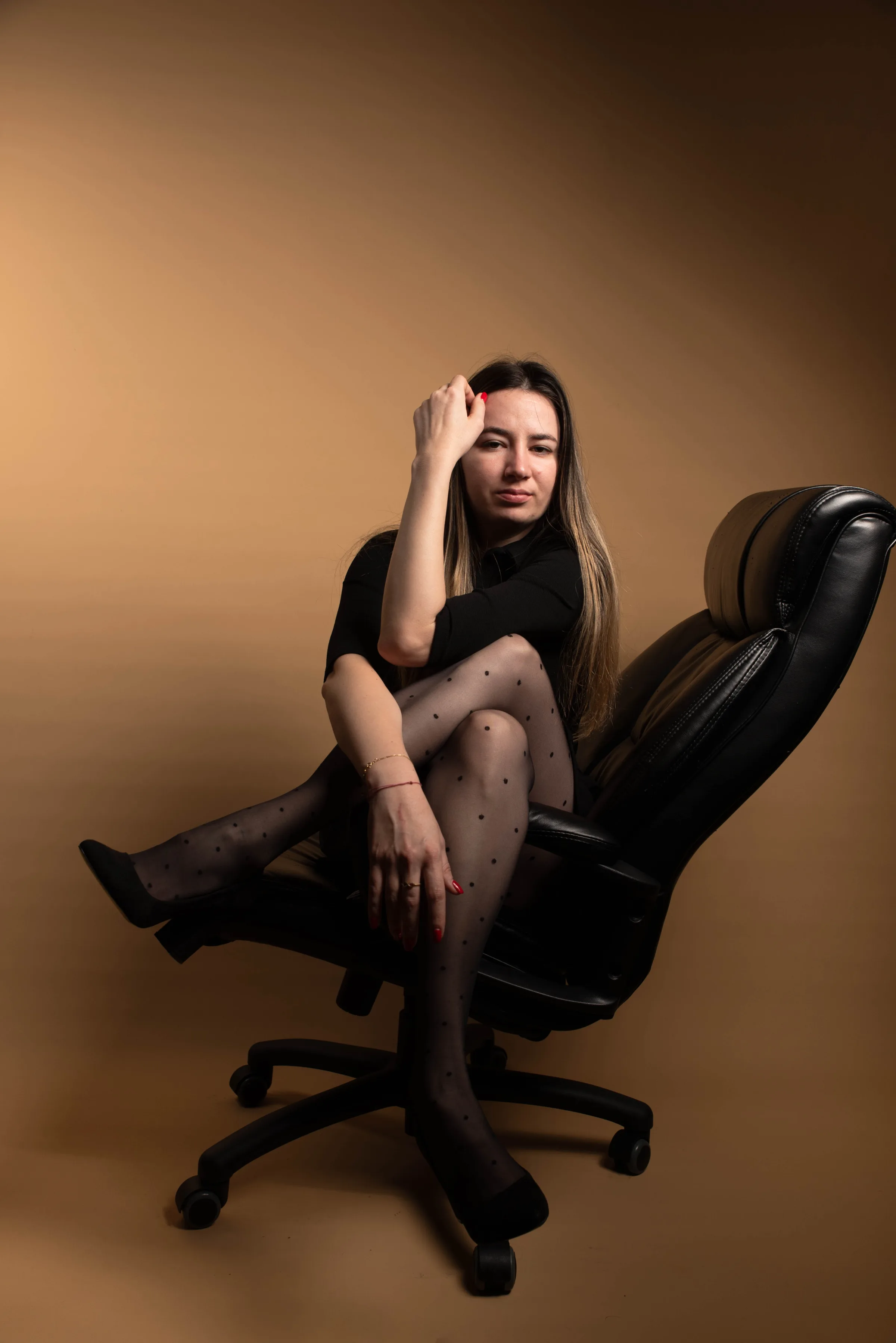 Eliza, portret în Sibiu – fotografie de Chris Stoica – fotografia 3 din 6