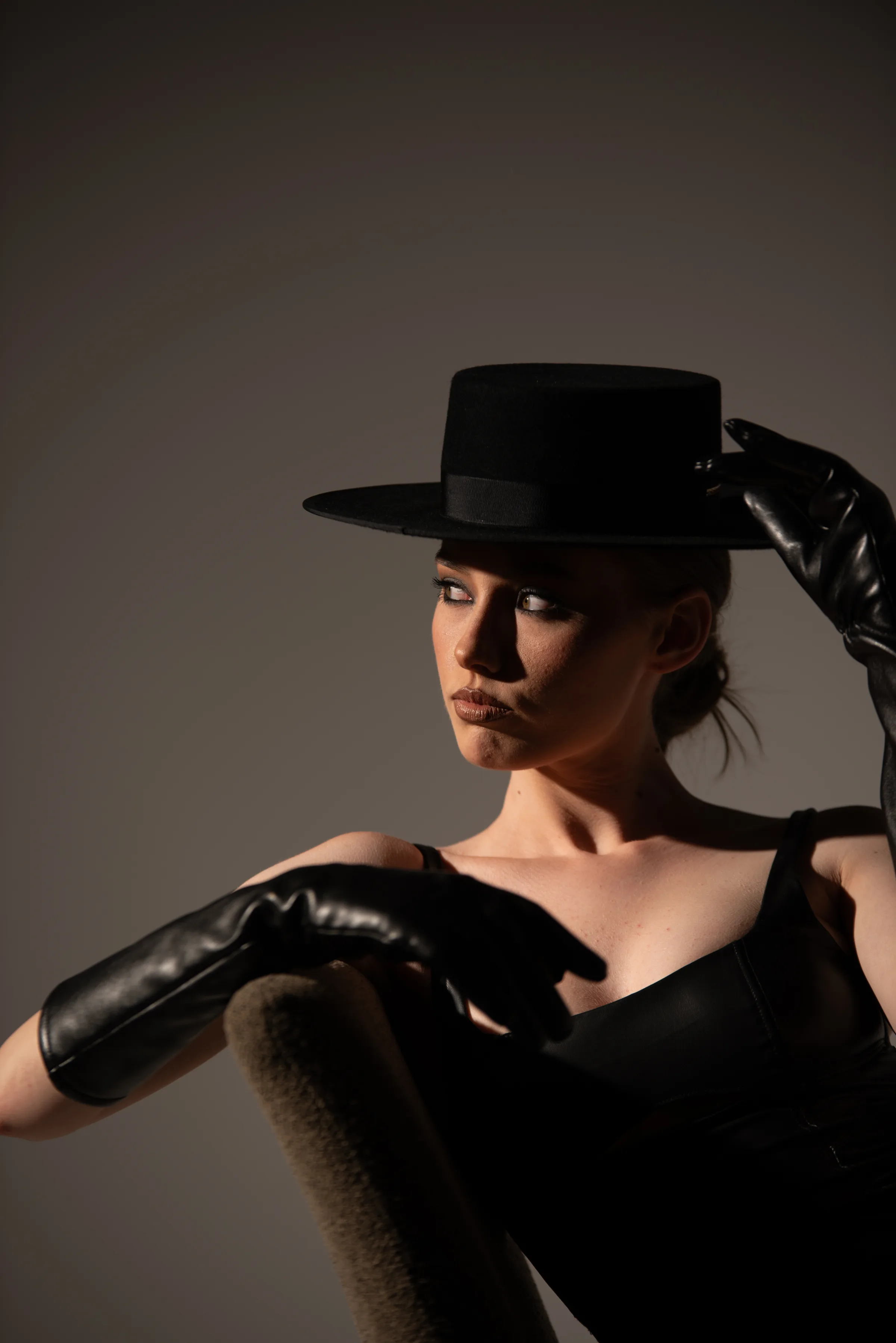 Andra Melania, portraits in Sibiu – photograph by Chris Stoica – photo 2 of 9