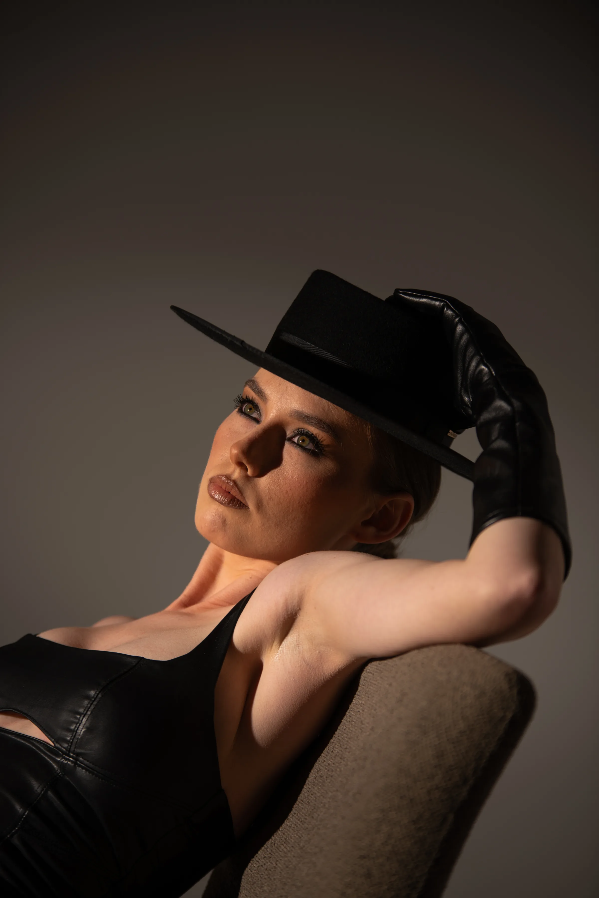 Andra Melania, portraits in Sibiu – photograph by Chris Stoica – photo 6 of 9