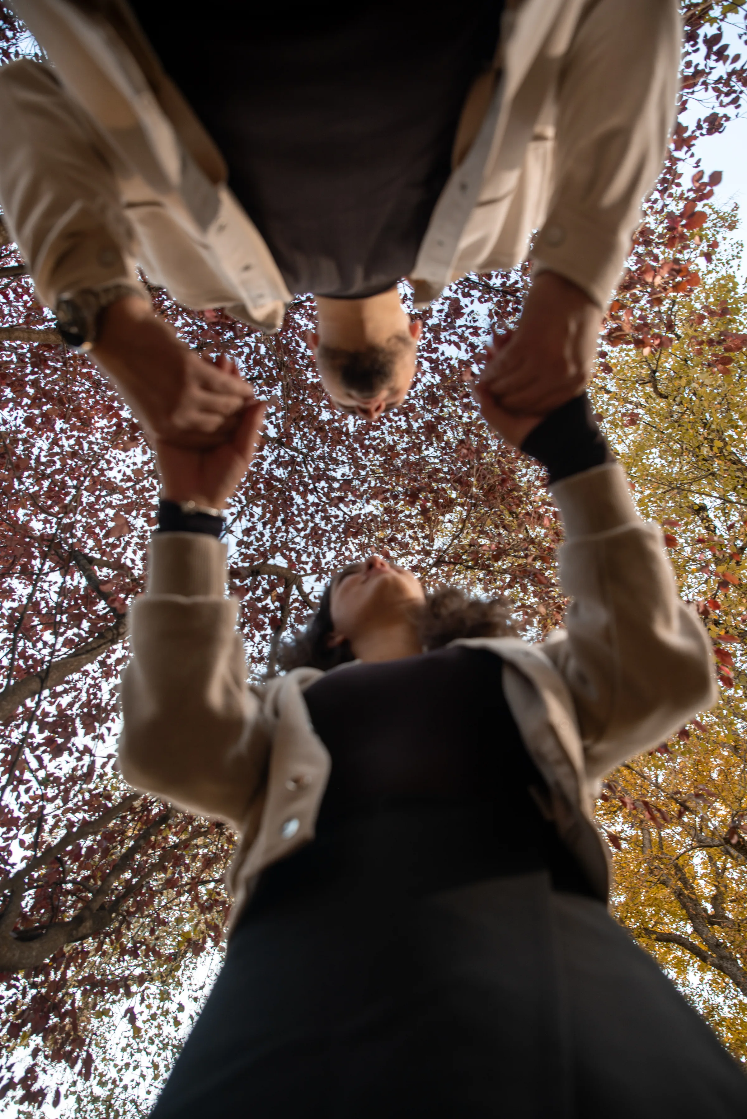 Alexandra & Rareș, couples in Sibiu – photograph by Chris Stoica – photo 8 of 9