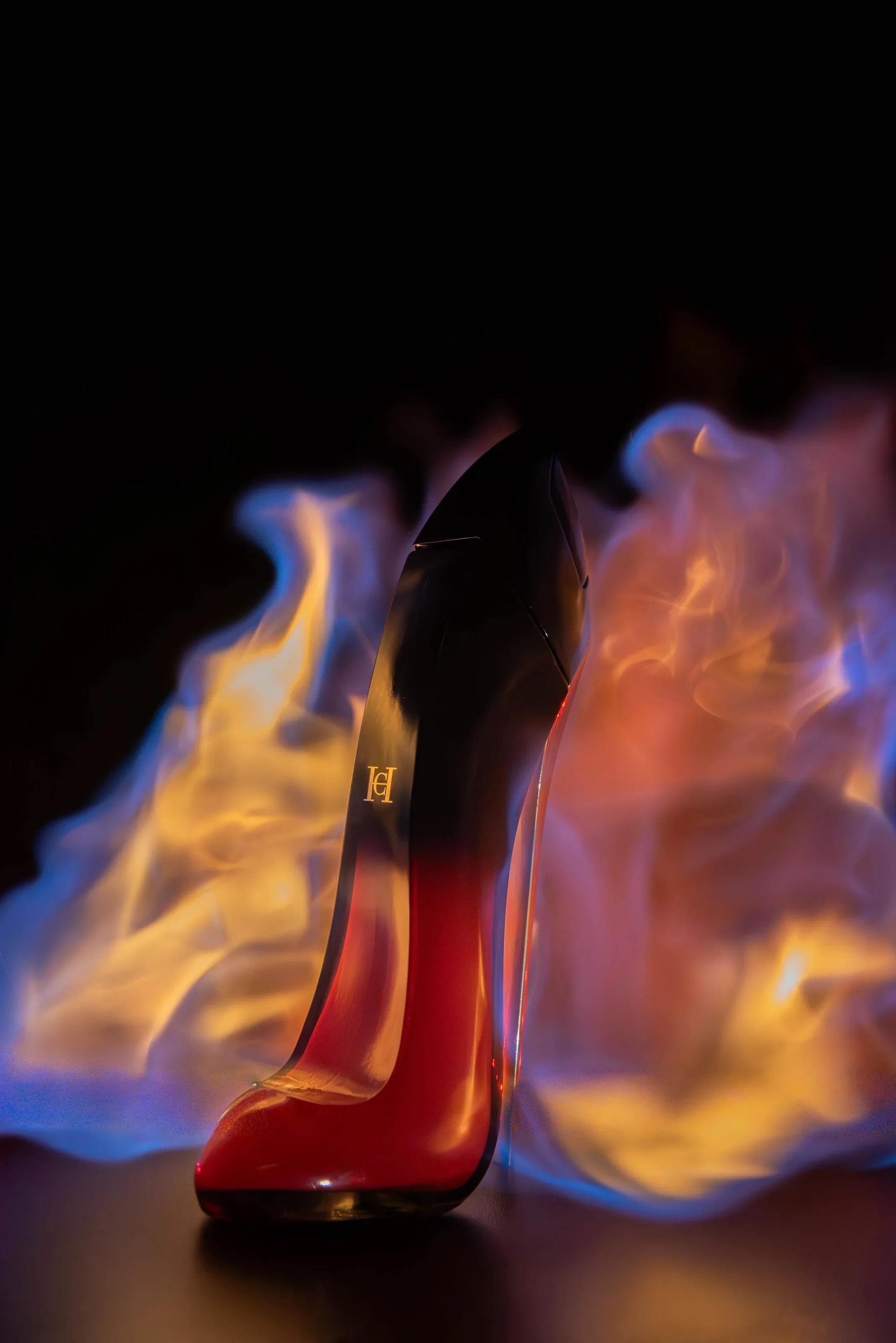 Perfumes in Light, product Photography – photograph by Chris Stoica – photo 6 of 6